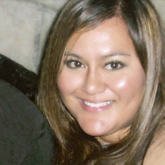 Meet your Posher, Kawehi - Picture 2 of 3